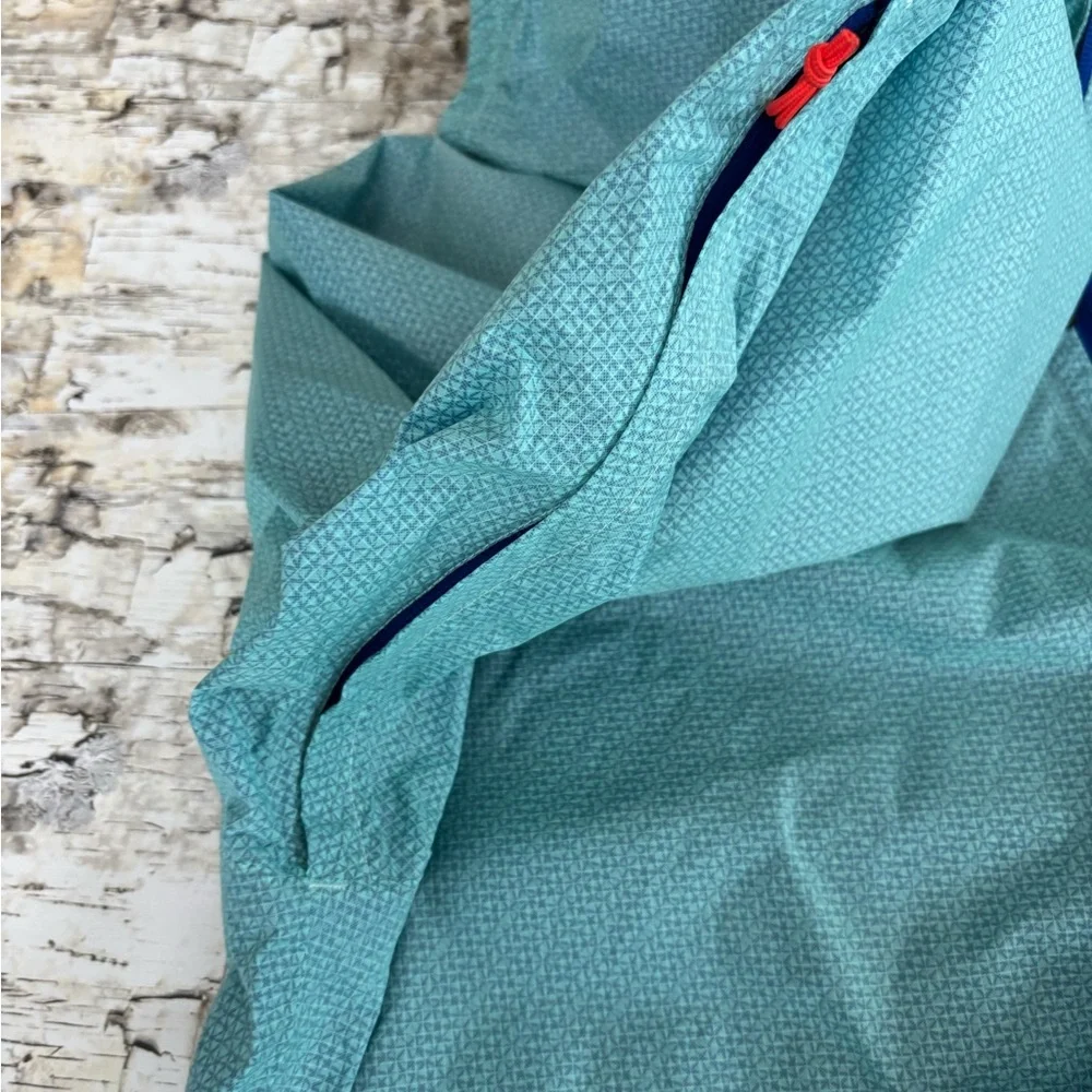 Women’s North Face rain jacket. - Picture 5 of 8